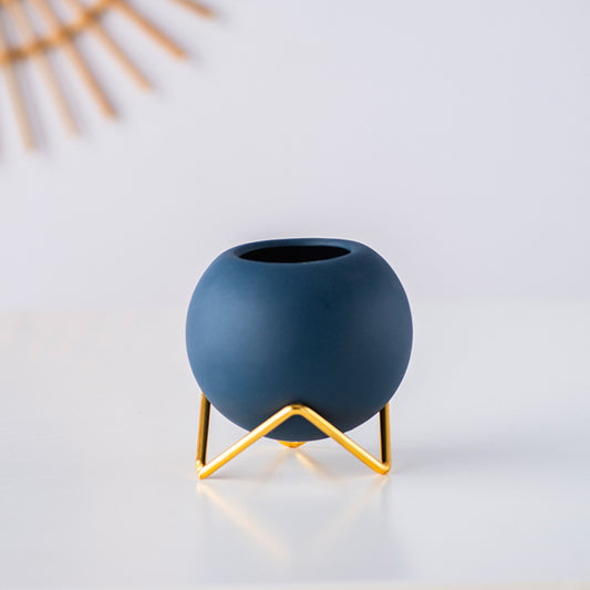 Creative Ceramic Vase, artistic form — view 2