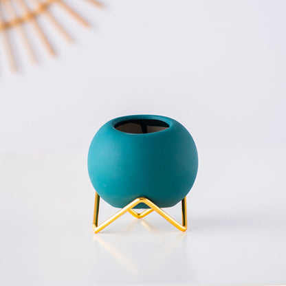 Creative Ceramic Vase, artistic form — view 5