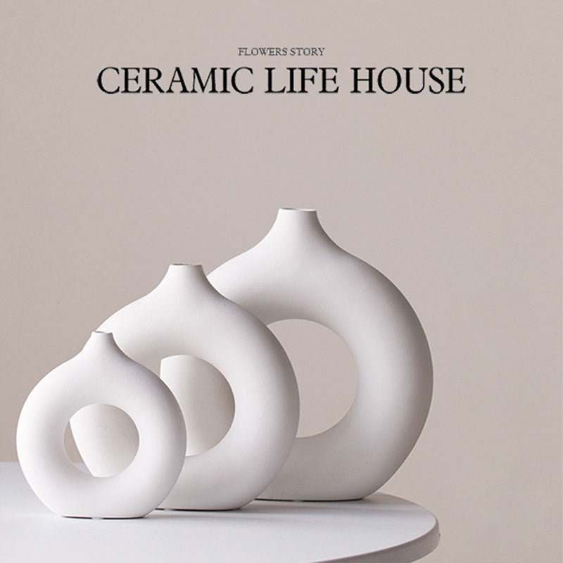 Minimalist Ceramic Vase — matte Scandinavian vase | BYHIMSELF