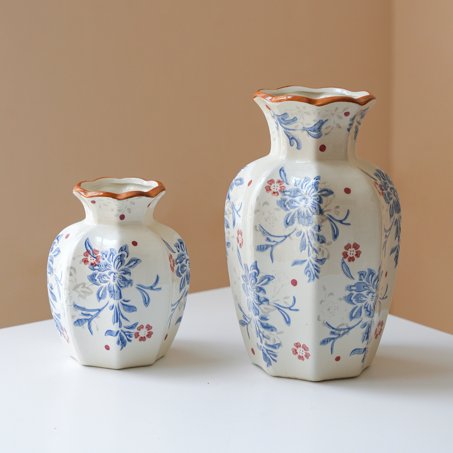 Heritage Blue & White Vase, porcelain vase — view 3